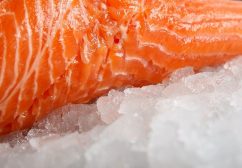 Signs of frozen food in the refrigerator should be disposed of