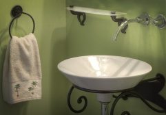 How To Make A Small Bathroom Look Like a Spa